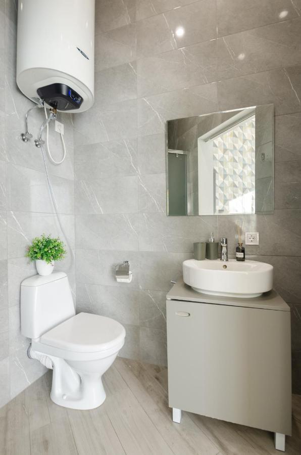 New Apartment Near Railway Station 1A Киев Экстерьер фото